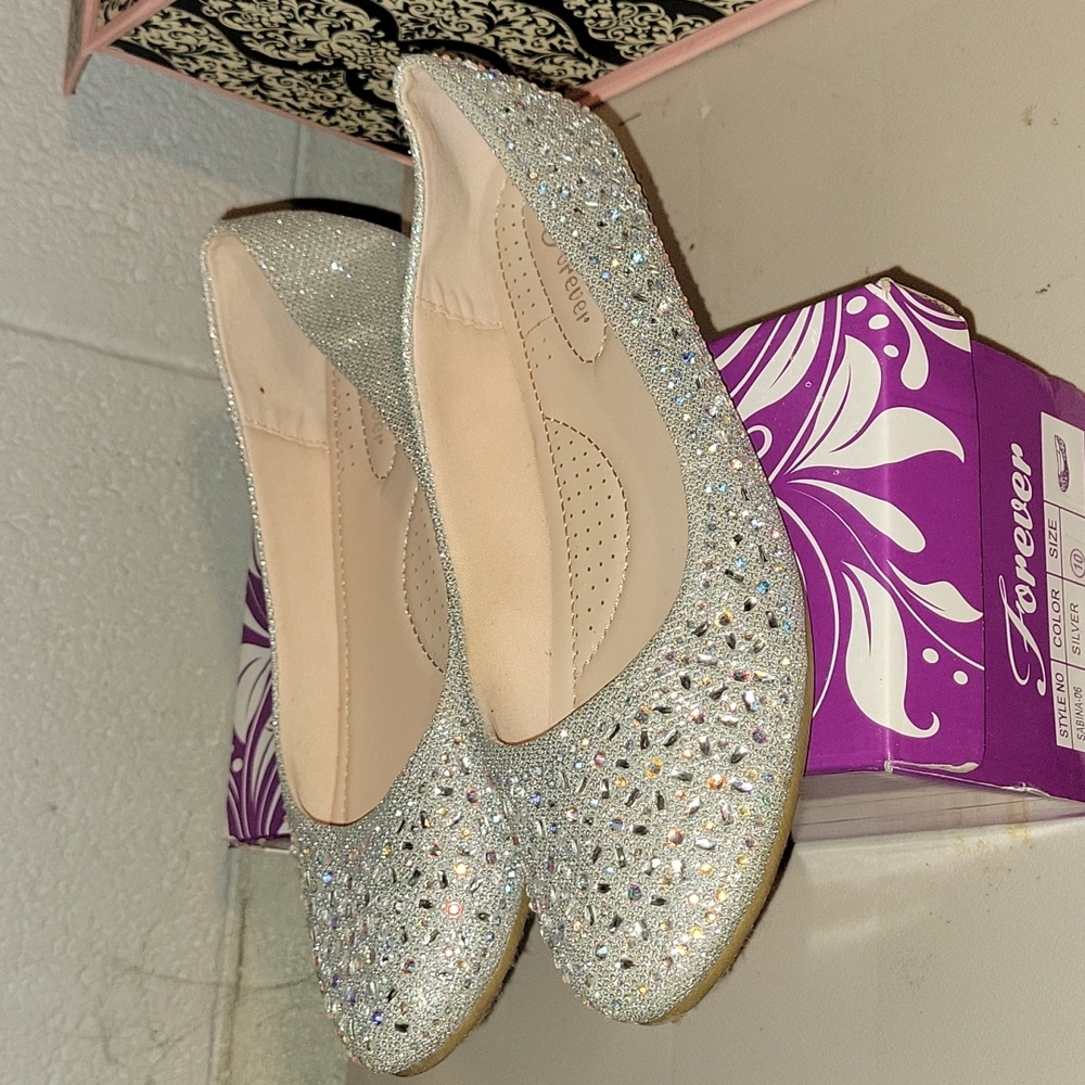 Size 10 Sparkly Silver Flats - Picture 3 of 3